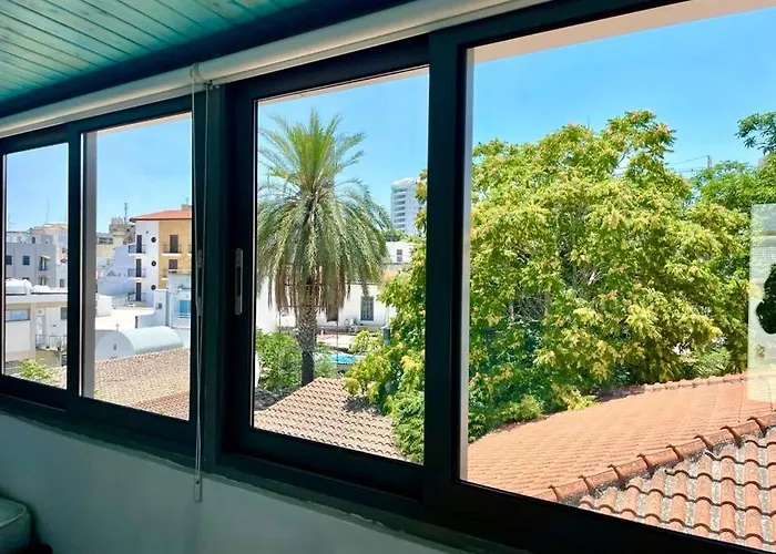 Nemesis Second Floor In Downtown Nikósie